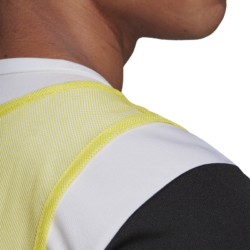 FI4189_APP_on-model_detail-3_white